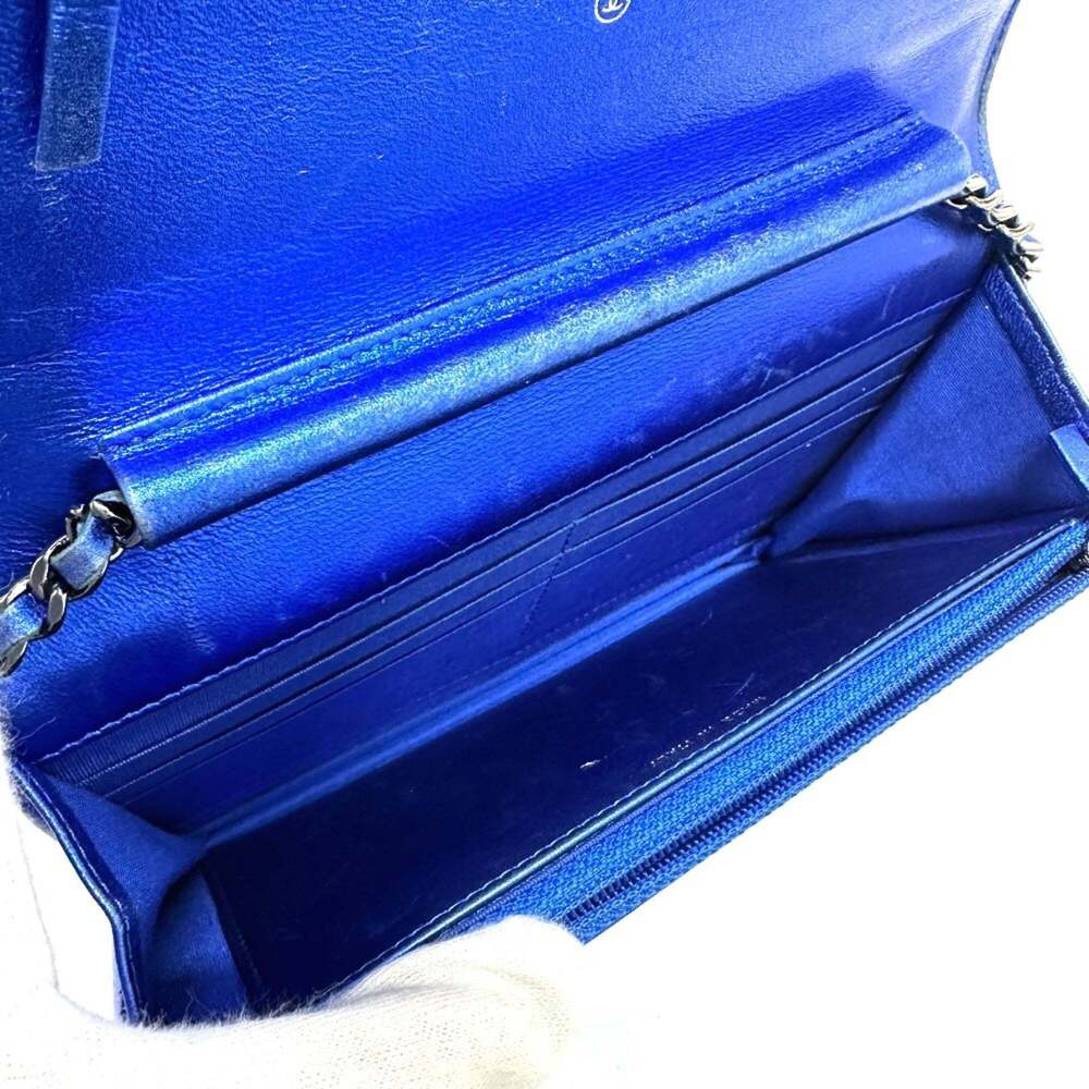CHANEL Blue Shoulder Bag - Picture 11 of 16